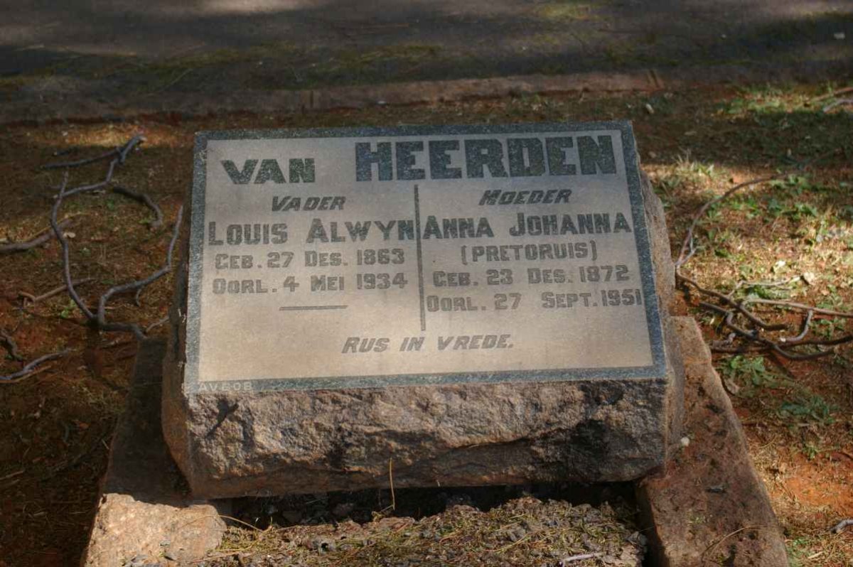 HEERDEN Louis Alwyn, van 1863-1934 &amp; Anna Johanna PRETORIUS 1872-1951 