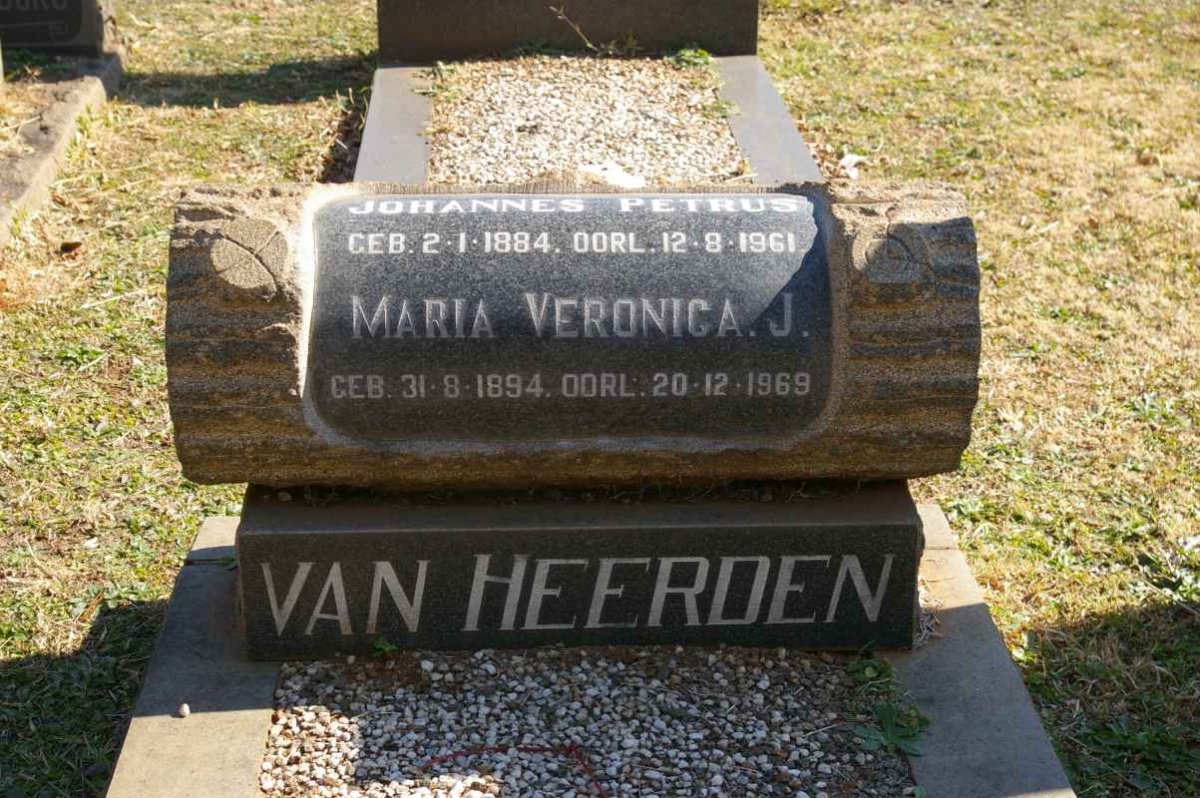 HEERDEN Johannes Petrus, van 1884-1961 &amp; Maria Veronica J. 1894-1969