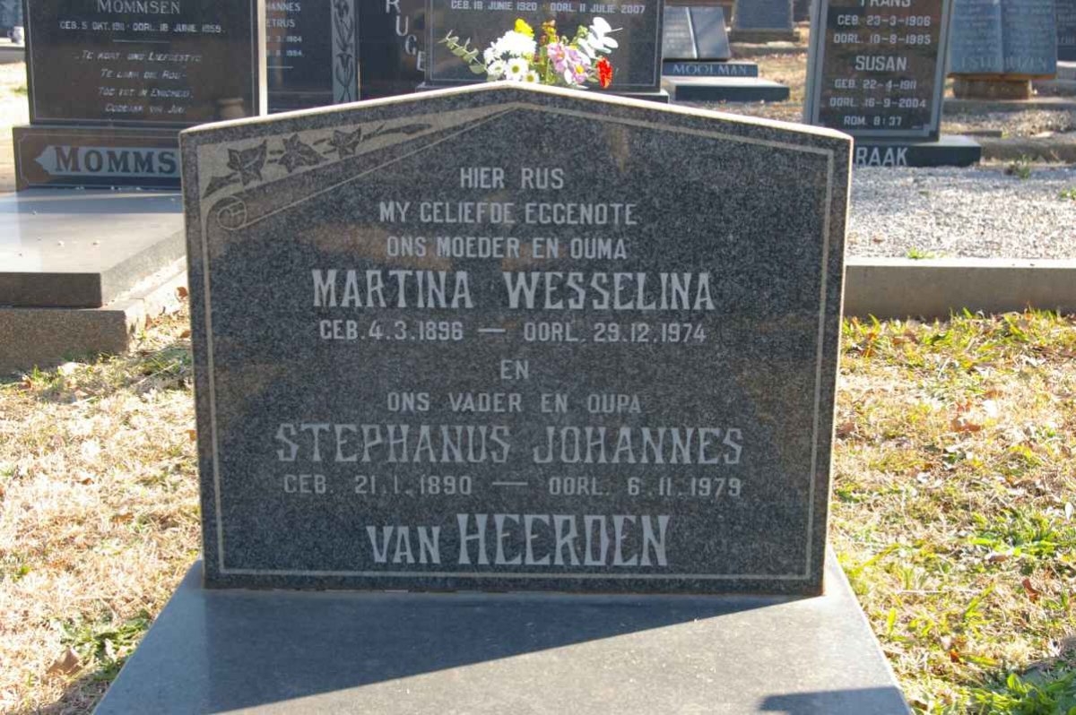 HEERDEN Stephanus Johannes, van 1890-1979 &amp; Martina Wesselina 1896-1974
