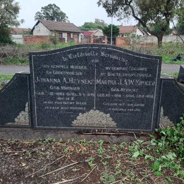 HEYNEKE Johanna A. nee VORSTER 1893-1970 :: KRUGER Martha J.A.W. nee HEYNEKE 1918-1958
