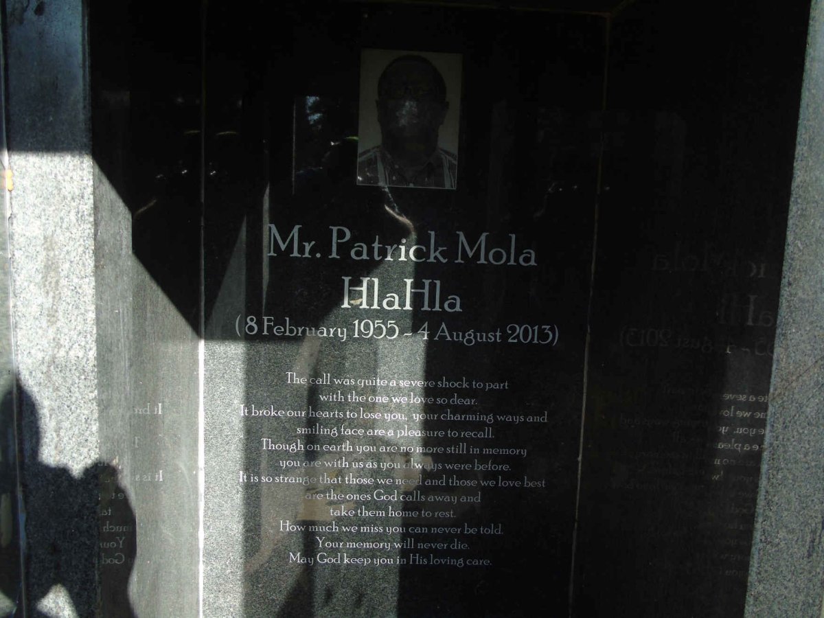 HLAHLA Patrick Mola 1955-2013