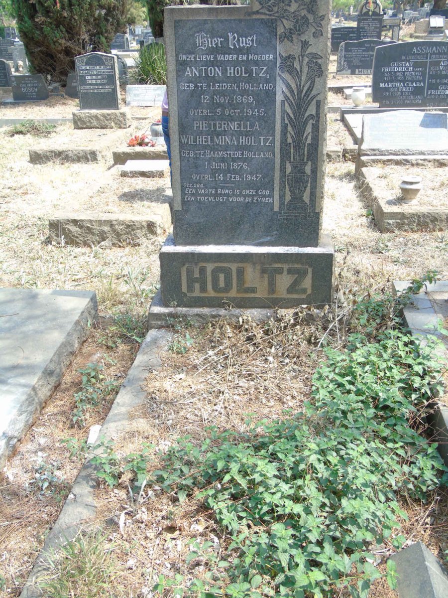 HOLTZ Anton 1869-1945 &amp; Pieternella Wilhelmina 1876-1947