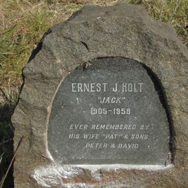 HOLT Ernest J. 1905-1958 & Pat -1993 _2