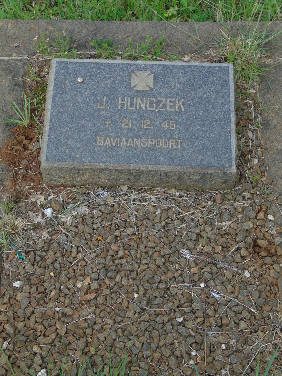 HUNCZEK J. -1945