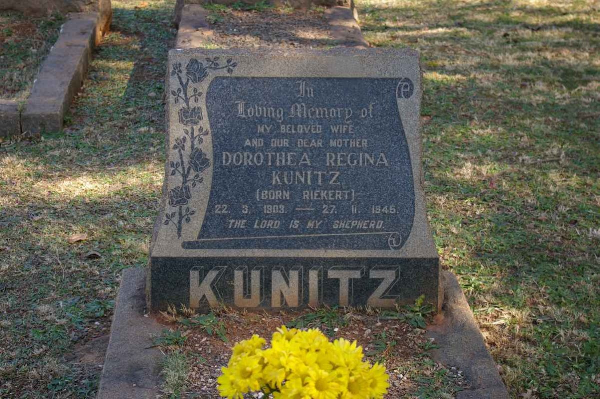 KUNITZ Erdmann Johannes 1895-1961 &amp; Dorothea Regina RIEKERT 1903-1946 _2