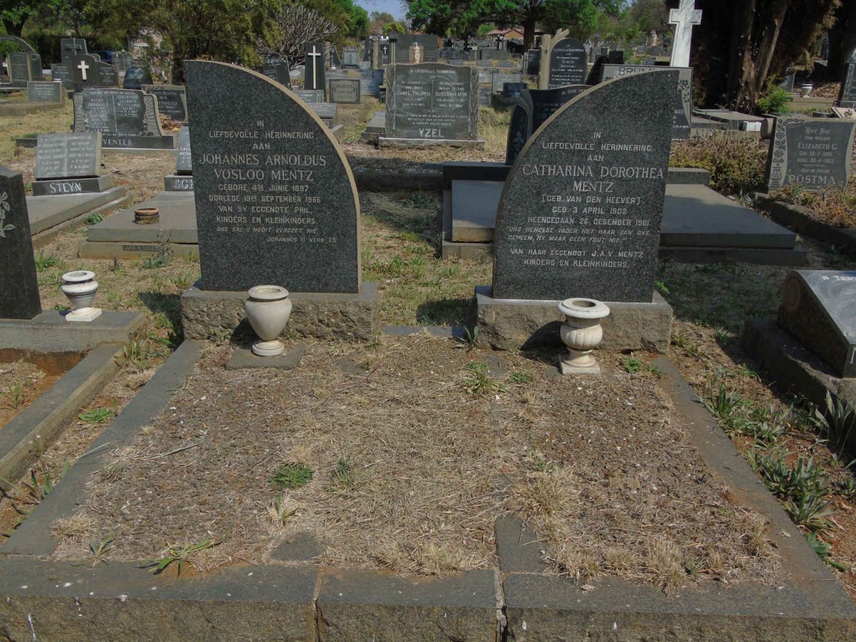 MENTZ Johannes Arnoldus Vosloo 1897-1966 &amp; Catharina Dorothea VAN DEN HEEVER 1902-1961