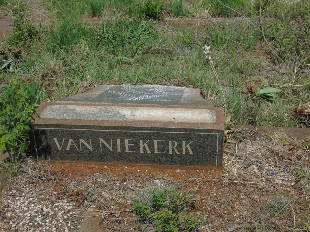 NIEKERK Izak David, van 1892-1967 &amp; Cecilia Anna DE SWARDT 1892-1945 _1