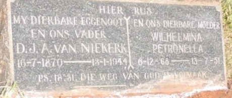 NIEKERK D.J.A., van 1870-1944 &amp; Wilhelmina Petronella 1868-1951