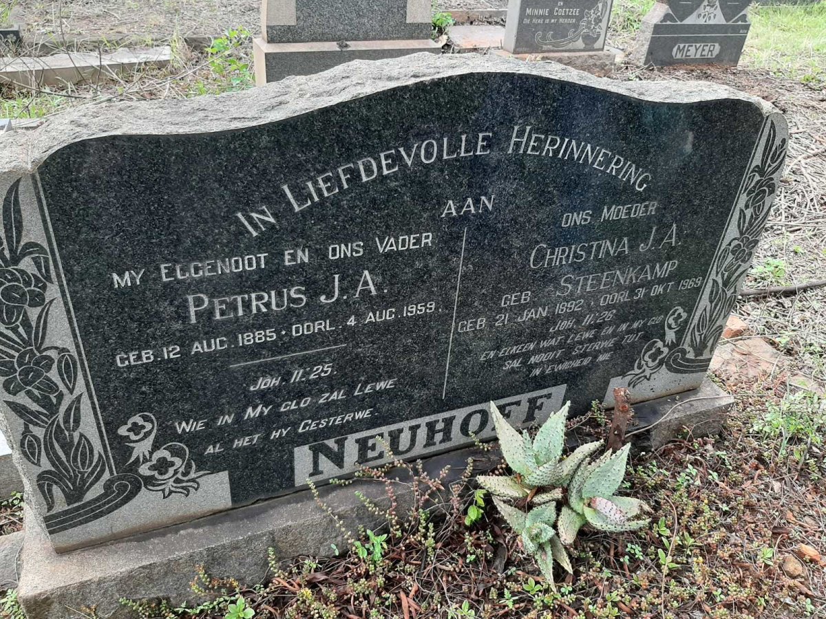 NEUHOFF Petrus J.A. 1885-1959 &amp; Christina J.A. STEENKAMP 1892-1969