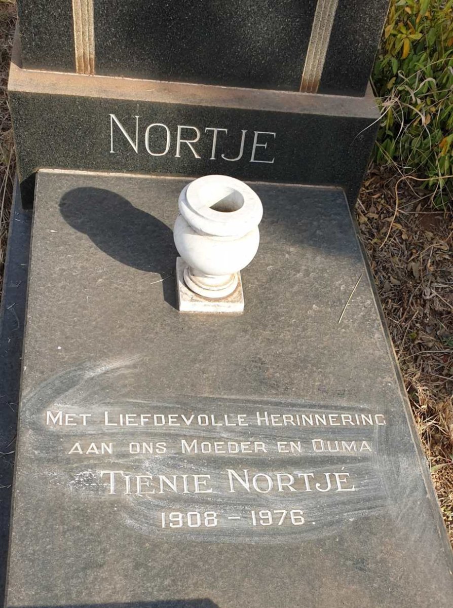 NORTJE Jacobus Gerhardus Johannes 1898-1958 & Tienie 1908-1976 _2