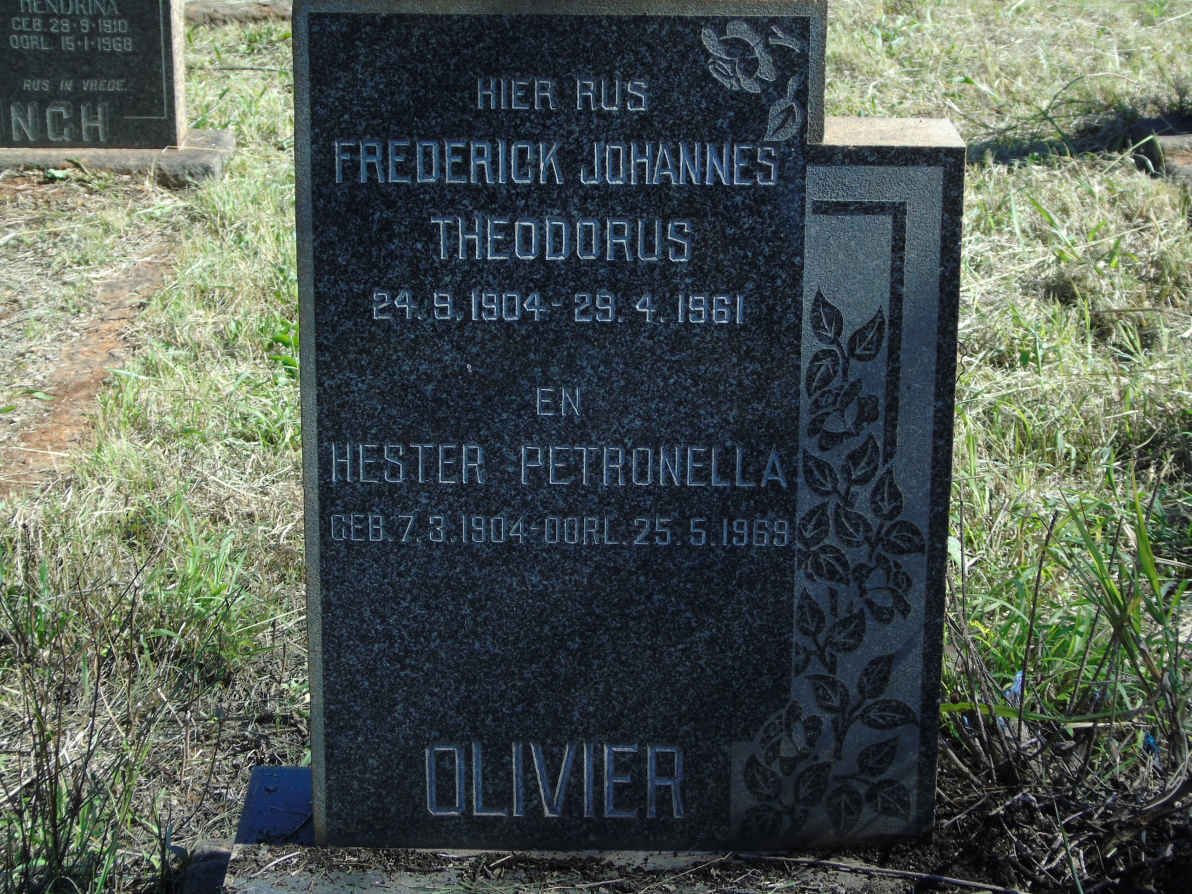 OLIVIER Frederick Johannes Theodorus 1904-1961 &amp; Hester Petronella 1904-1969