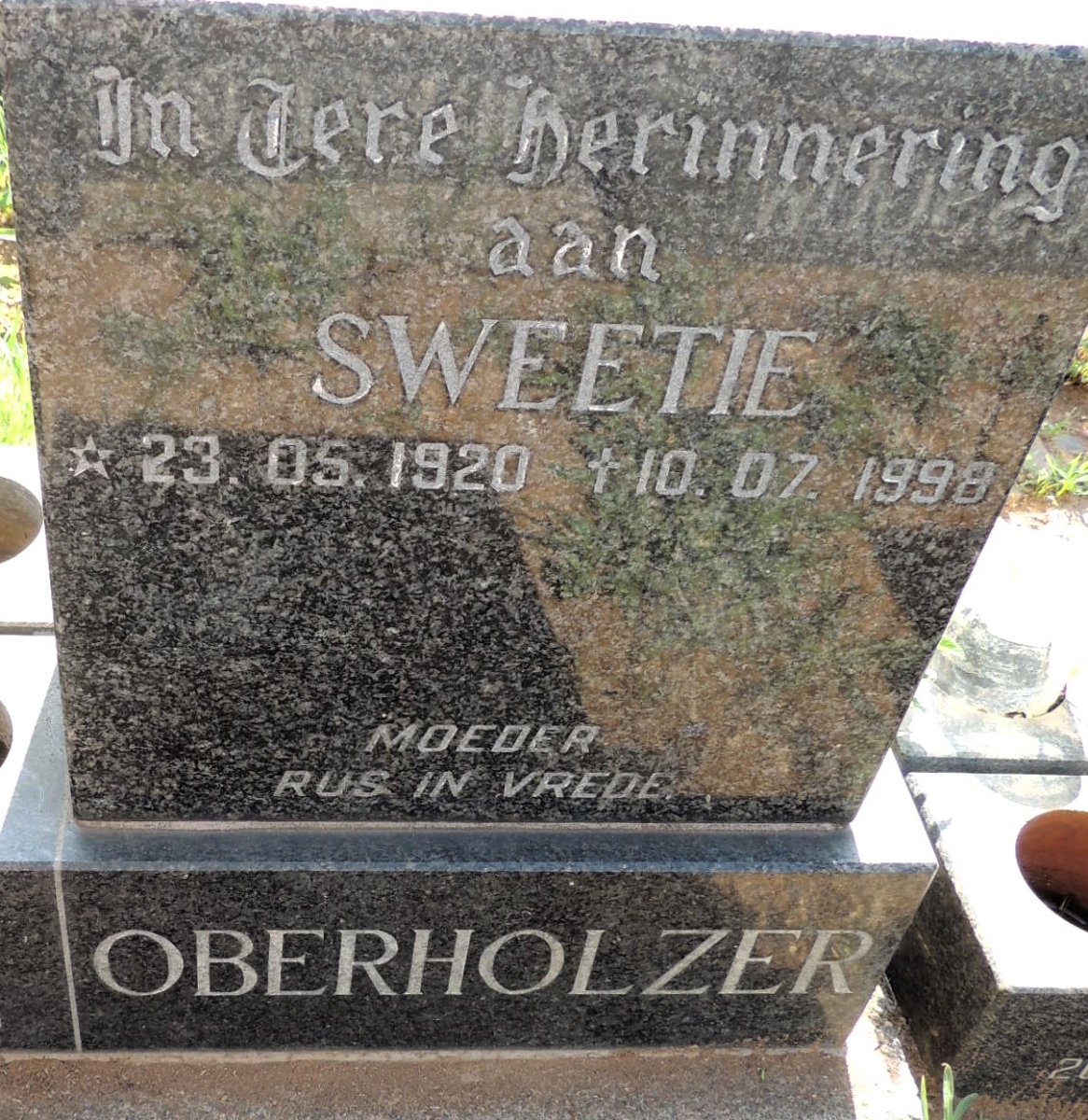 OBERHOLZER Sweetie 1920-1998
