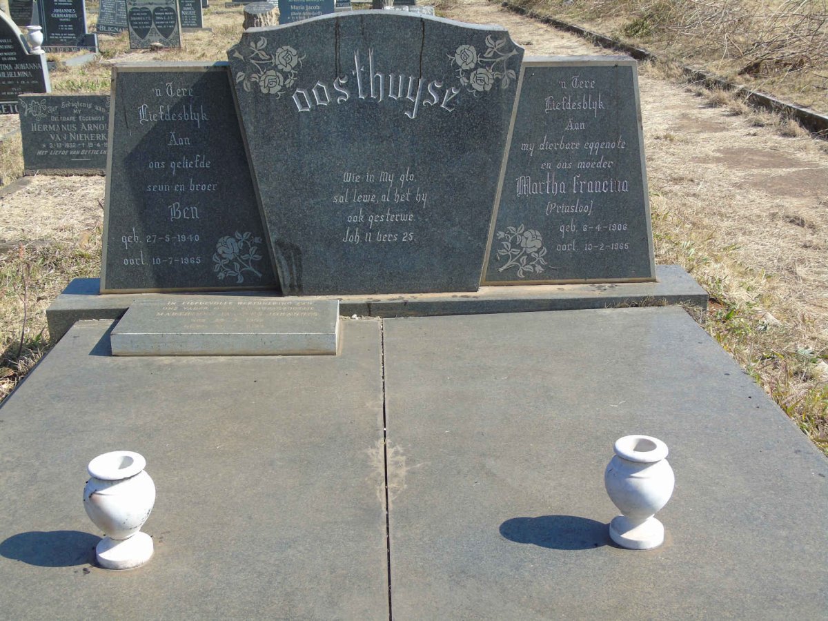 OOSTHUYSE Marthinus Jacobus Johannes 1902-1983 &amp; Martha Francina PRINSLOO 1906-1965