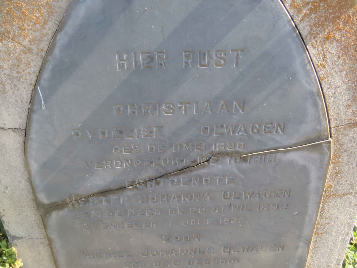 OLWAGEN Christiaan Dydelief 1890-1918 & Hester Johanna DE BEER 1892-1962 :: OLWAGEN Michael Johannes 1914-1991 :: OLWAGEN Hester Johanna Christiaan nee VAN RENSBURG 1917-1962_2