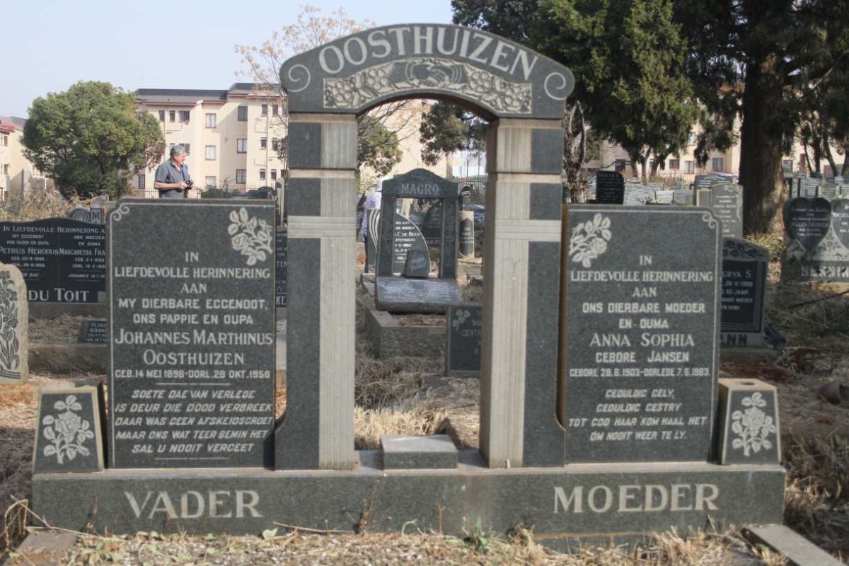OOSTHUIZEN Johannes Marthinus 1898-1956 & Anna Sophia JANSEN 1903-1963