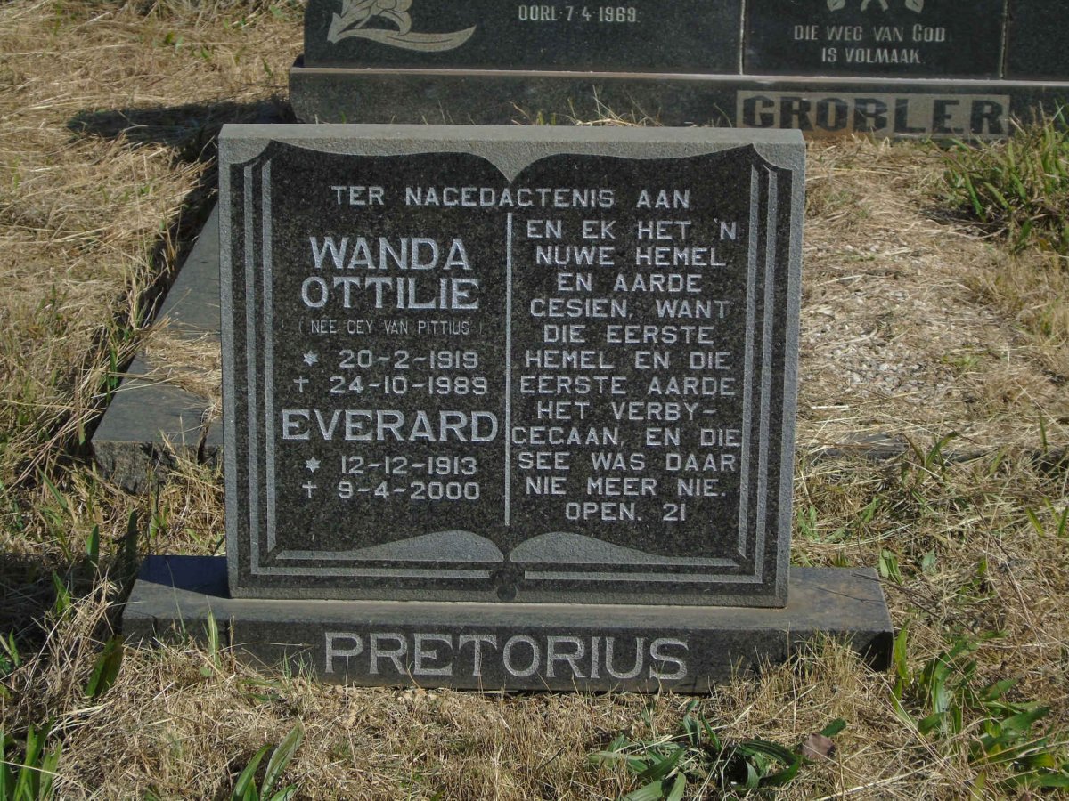 PRETORIUS Everard 1913-2000 &amp; Wanda Ottilie GEY VAN PITTIUS 1919-1989