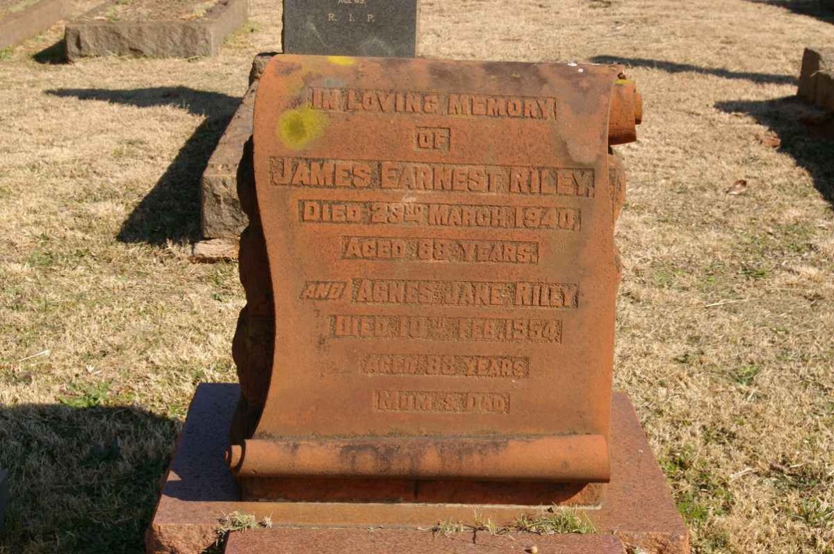 RILEY James Earnest -1940 &amp; Agnes Jane -1954