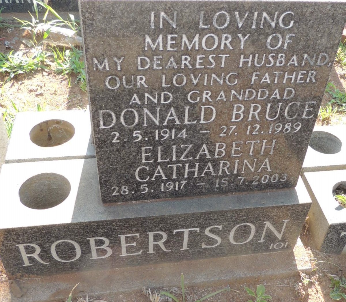 ROBERTSON Donald Bruce 1914-1989 & Elizabeth Catharina 1917-2003