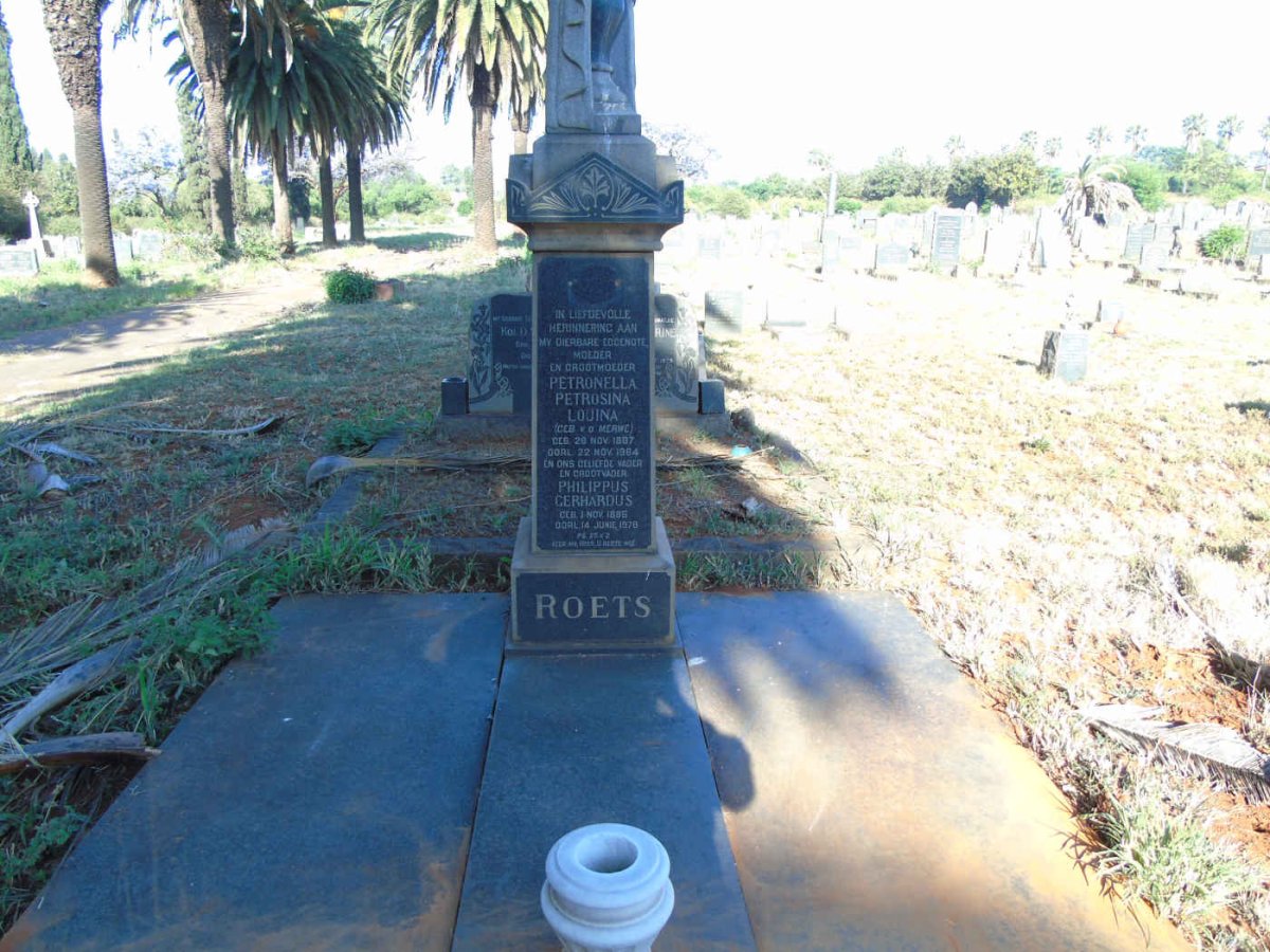 ROETS Philippus Gerhardus 1885-1978 &amp; Petronella Petrosina Louina V.D. MERWE 1887-1964