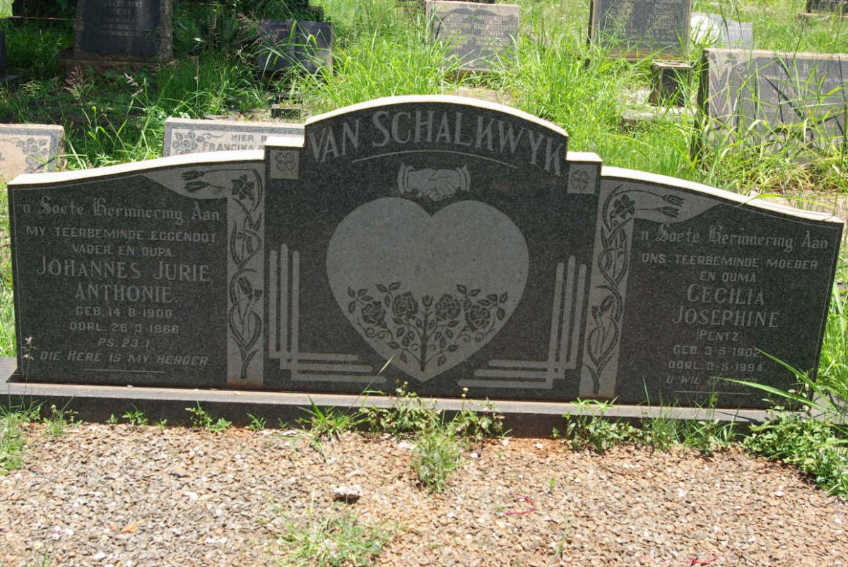 SCHALKWYK Johannes Jurie Anthonie, van 1900-1966 &amp; Cecilia Josephine PENTZ 1902-1994