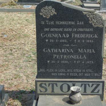 STOLTZ Coenraad Frederick 1883-1935 &amp; Catharina Maria Petronella 1890-1973