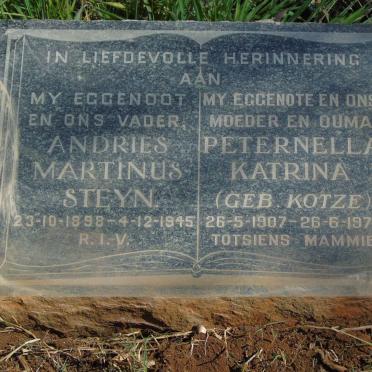 STEYN Andries Martinus 1898-1945 & Peternella Katrina KOTZE 1907-1978