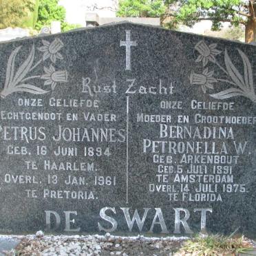 SWART Petrus Johannes, de 1894-1961 &amp; Bernadina Petronella W. ARKENBOUT 1891-1975