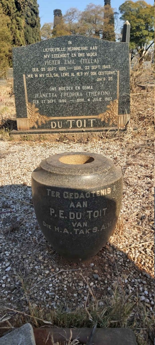 TOIT Pieter Emil, du 1895-1945 &amp; Jeanetta Fredrika THERON 1896-1987