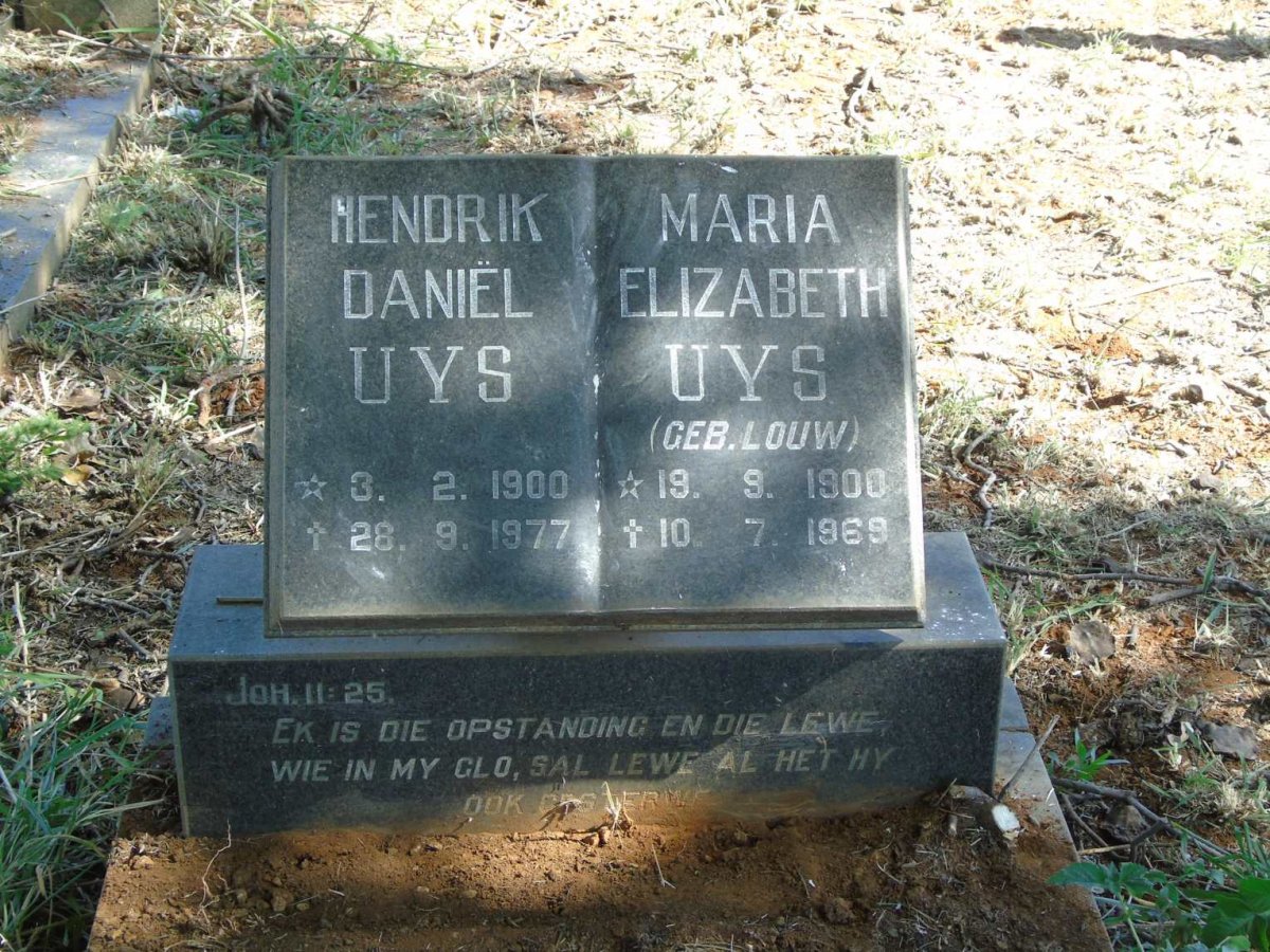 UYS Hendrik Daniel 1900-1977 & Maria Elizabeth LOUW 1900-1969