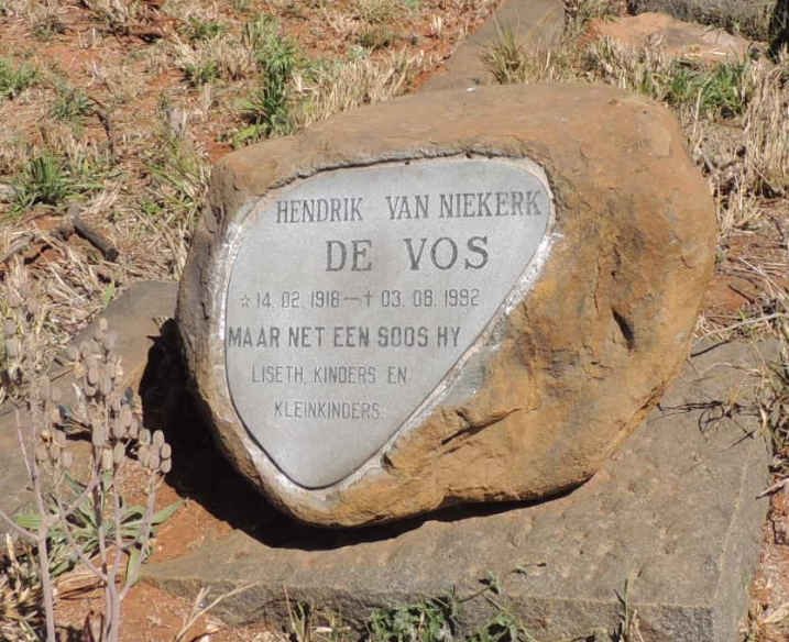 VOS Hendrik van Niekerk, de 1918-1992 ::  DE VOS Elizabeth M.C. 1934-1941_2