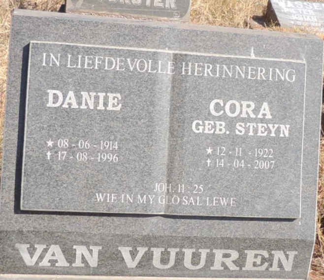 VUUREN Danie, van 1914-1996 & Cora STEYN 1922-2007