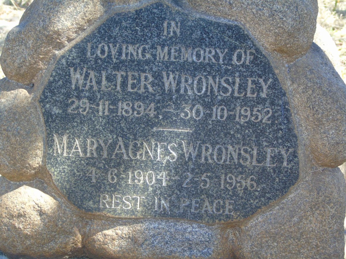 WRONSLEY Walter 1894-1952 &amp; Mary Agnes 1904-1956