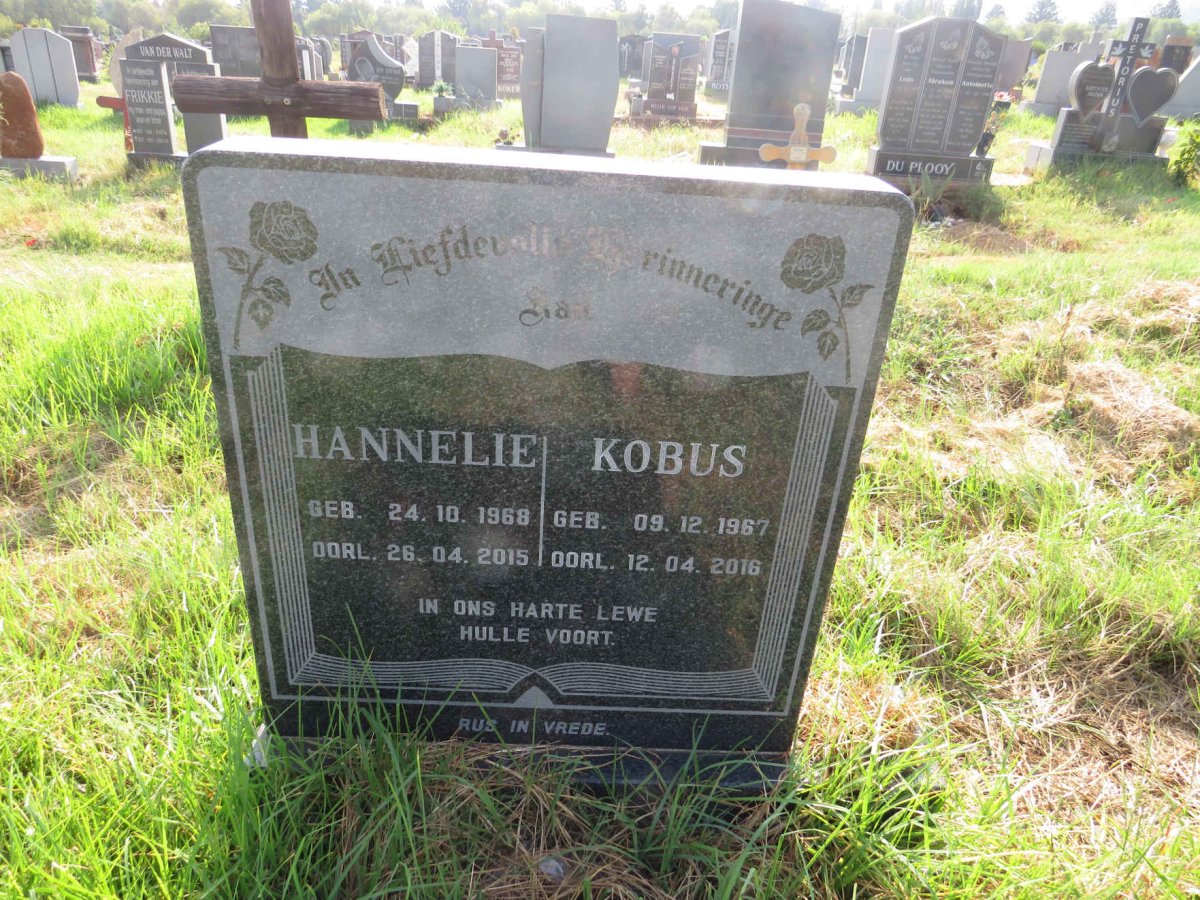 ? Kobus 1967-2016 & Hannelie 1968-2015