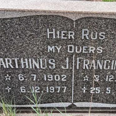 ? Marthinus J. 1902-1977 & Francina C.J. 1914-2000