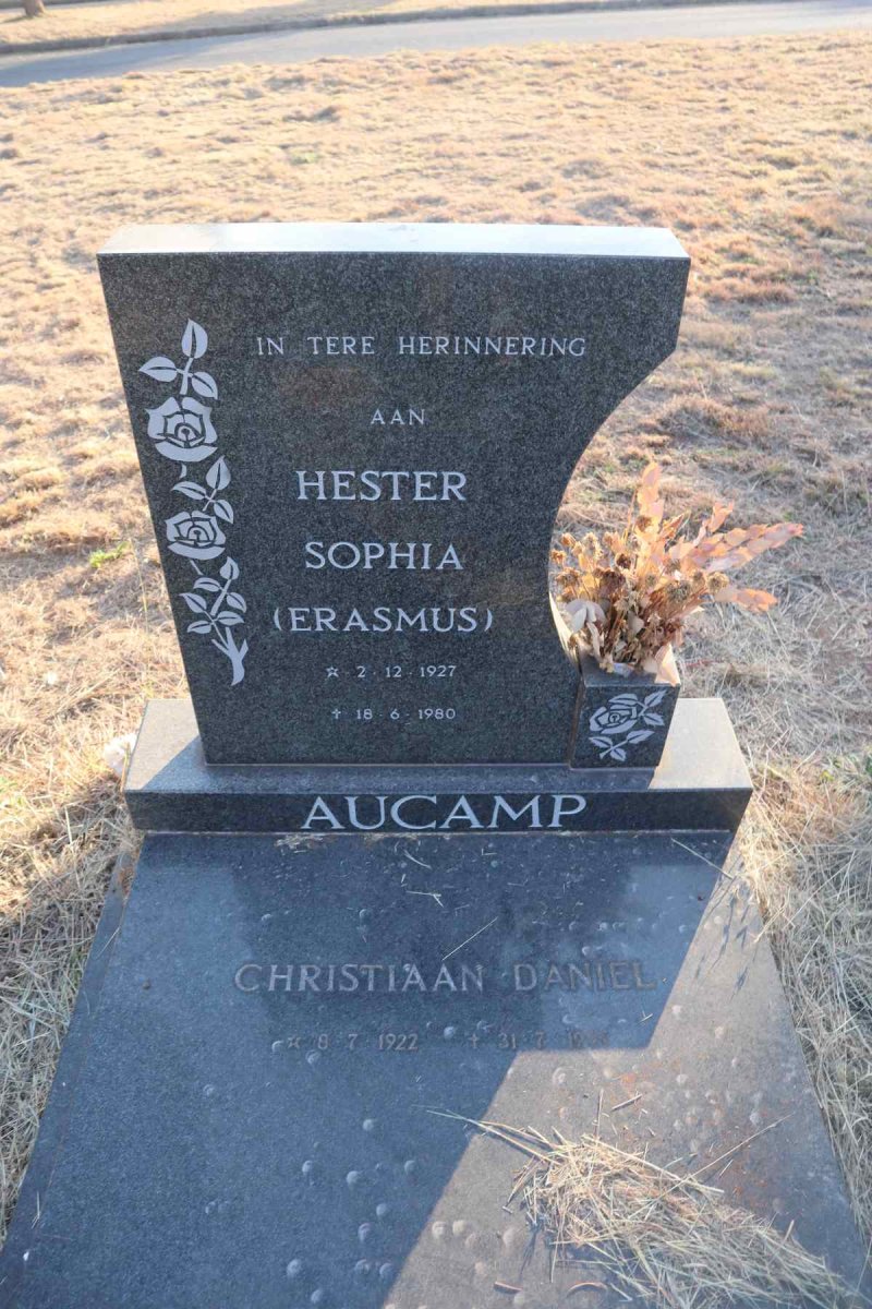 AUCAMP Christiaan Daniel 1922-19?? & Hester Sophia ERASMUS 1927-1980_1