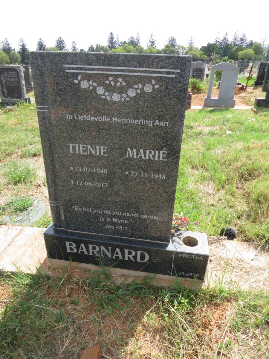 BARNARD Tienie 1948-2017 & Marie 1948- 