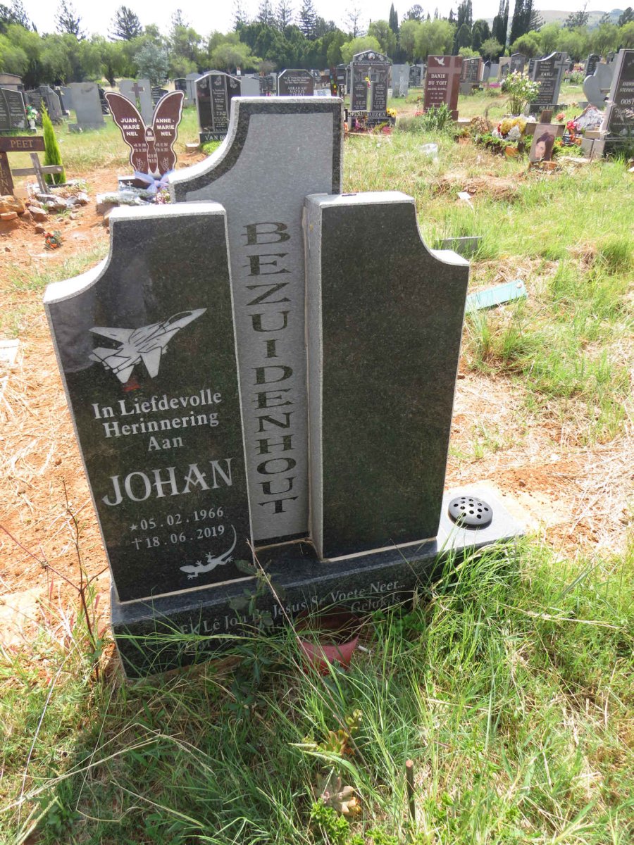 BEZUIDENHOUT Johan 1966-2019