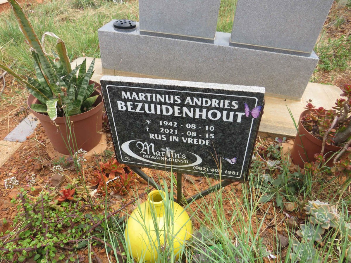 BEZUIDENHOUT Martinus Andries 1942-2021