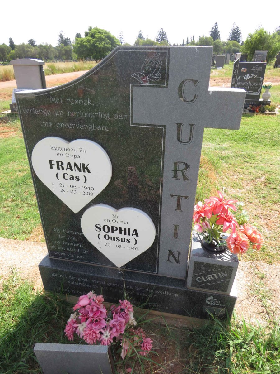 CURTIN Frank 1940-2019 & Sophia 1940- 
