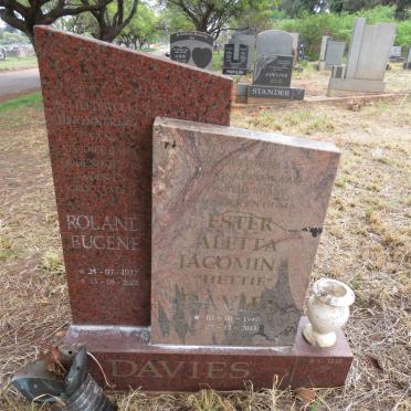 DAVIES Roland Eugene 1937-2003 & Ester Aletta Jacomin 1940-2013