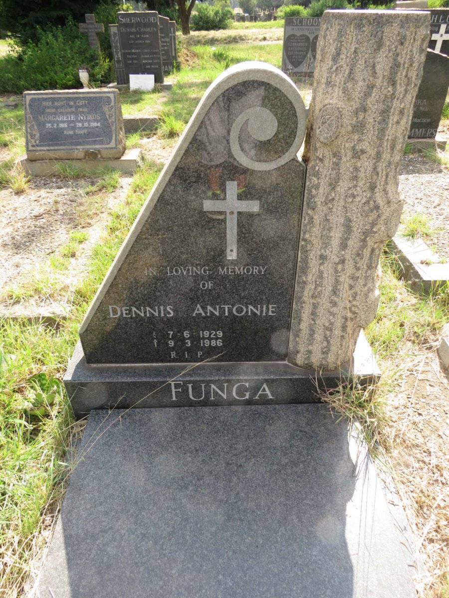 FUNGA Dennis Antonie 1929-1986