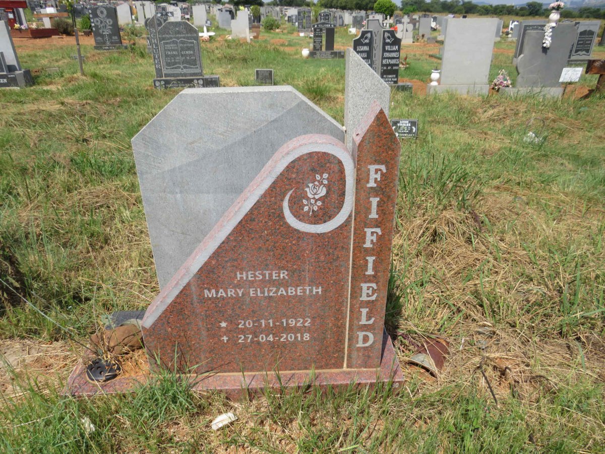 FIFIELD Hester Mary Elizabeth 1922-2018