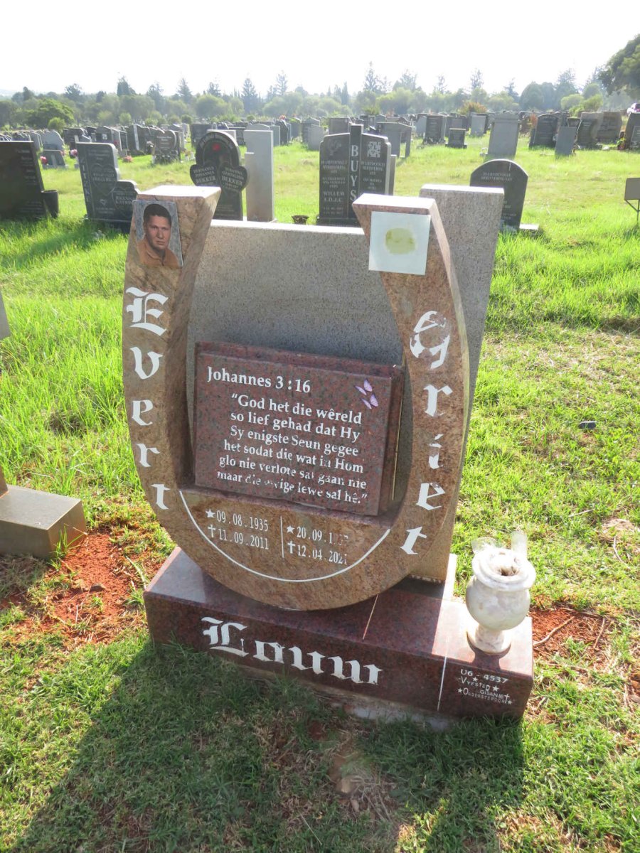 LOUW Evert 1935-2011 & Griet 193?-2021