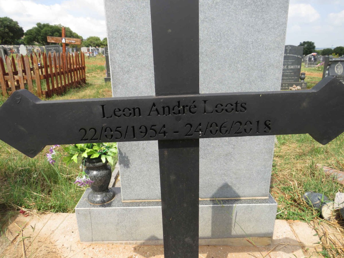 LOOTS Leon Andre 1954-2018