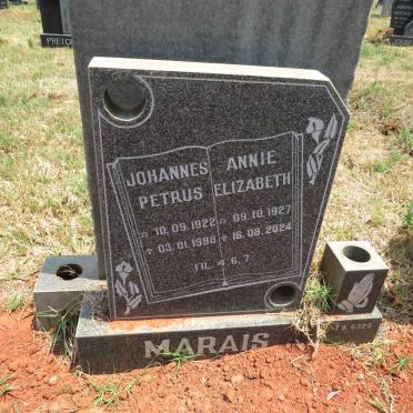 MARAIS Johannes Petrus 1922-1998 & Annie Elizabeth 1927-2024