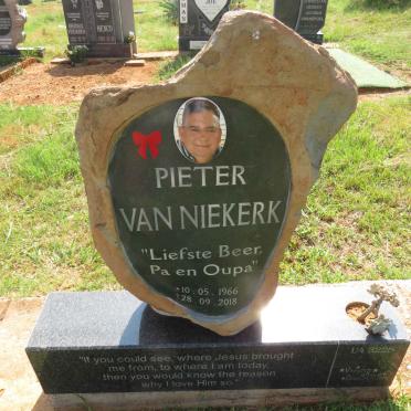 NIEKERK Pieter, van 1966-2018