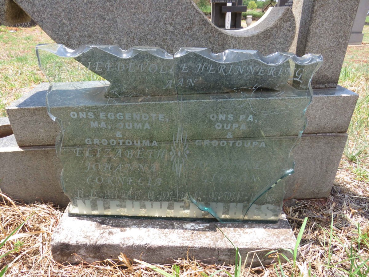 NIEUWENHUIS Johannes Gideon 1926-2007 & Elizabeth Johanna Cornelia 1925-1997