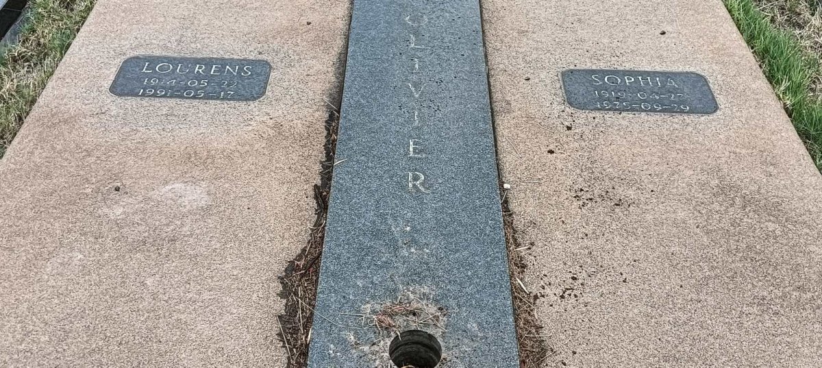 OLIVIER Lourens 1914-1991 & Sophia 1919-1975