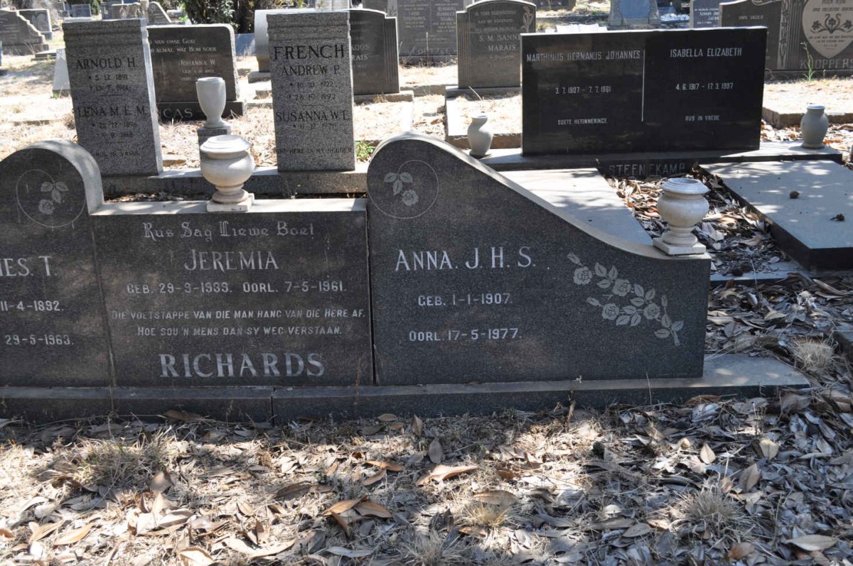 RICHARDS James T. 1892-1963 &amp; Anna J.H.S. 1907-1977 :: RICHARDS Jeremia 1939-1961