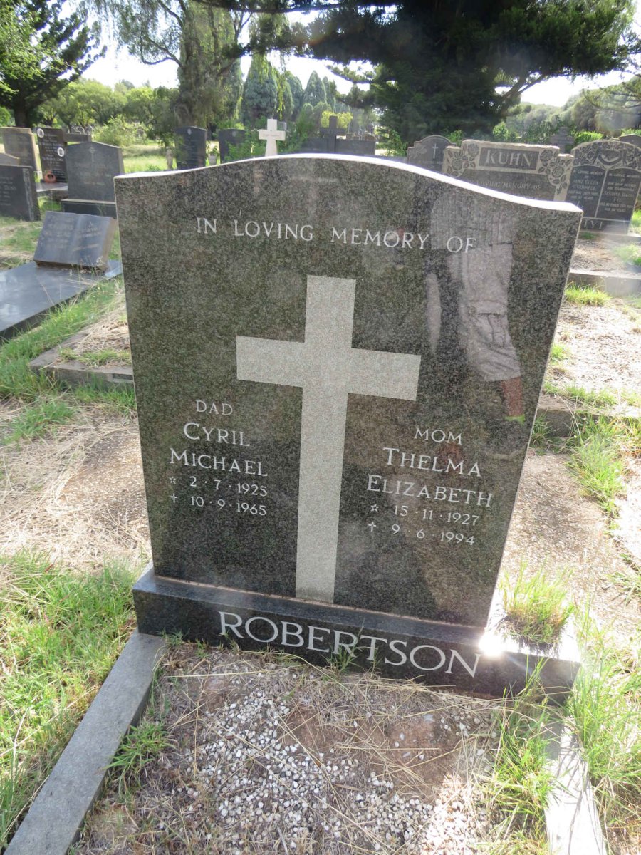 ROBERTSON Cyril Michael 1925-1965 & Thelma Elizabeth 1927-1994